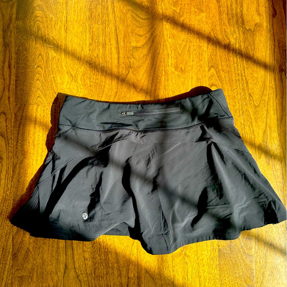 Lululemon Play off the Pleats Mid-Rise Skirt black Size 6